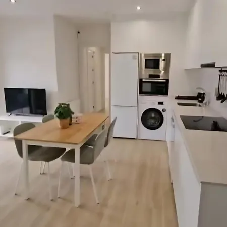 Acogedor Y Moderno En